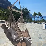 Nisida & Meditation Center - Adult Only