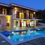Nisida & Meditation Center - Adult Only 3* Ano Fanari