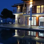 Nisida & Meditation Center - Adult Only Konukevi 3*
