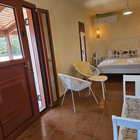 Nisida & Meditation Center - Adult Only Πανσιόν