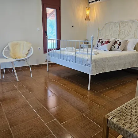 Nisida & Meditation Center - Adult Only 3* Ano Fanari