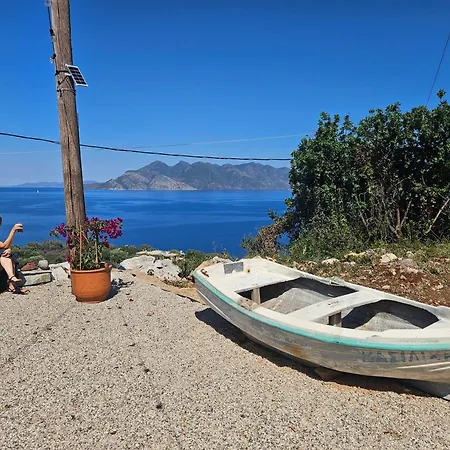 Nisida & Meditation Center - Adult Only 4* Ano Fanari