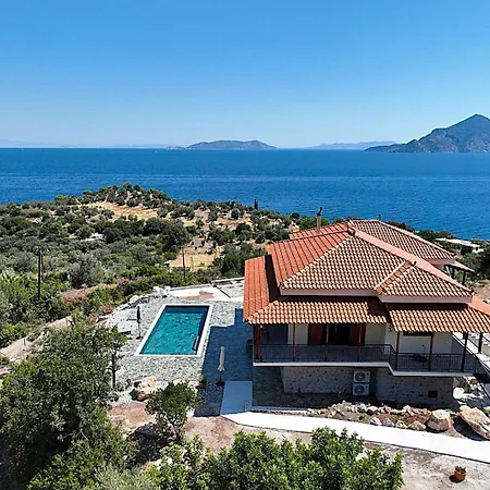 Nisida & Meditation Center - Adult Only