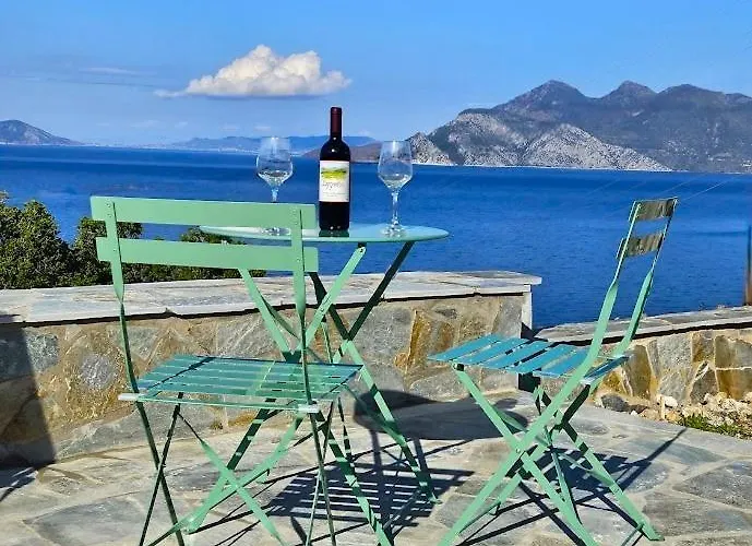 Nisida & Meditation Center - Adult Only 4* Ano Fanari