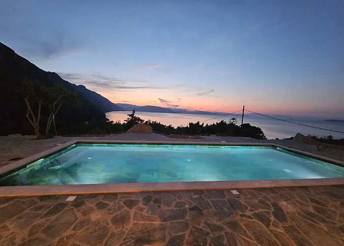 Nisida & Meditation Center - Adult Only 4*