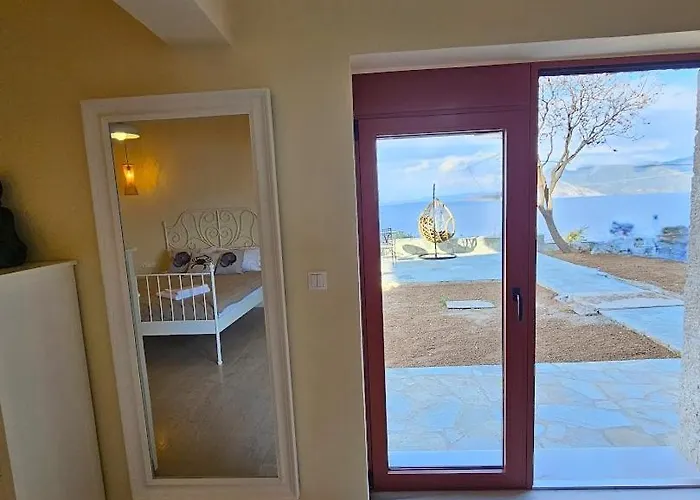 Nisida & Meditation Center - Adult Only 4* Ano Fanari