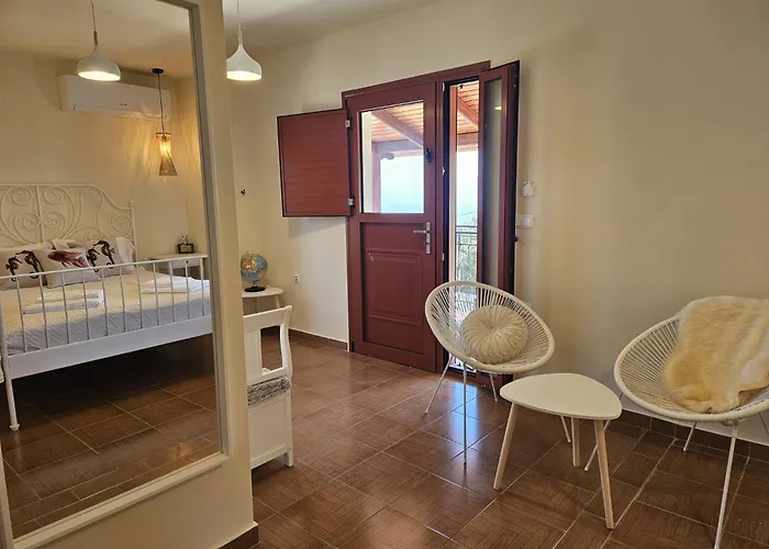 Nisida & Meditation Center - Adult Only Pensión