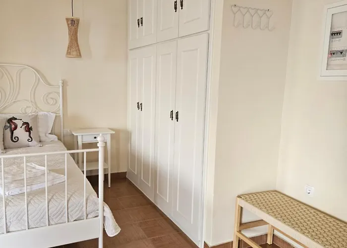 Nisida & Meditation Center - Adult Only Pensión