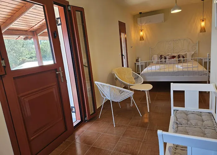 Nisida & Meditation Center - Adult Only Pensión