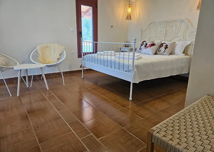 Nisida & Meditation Center - Adult Only 4* Ano Fanari