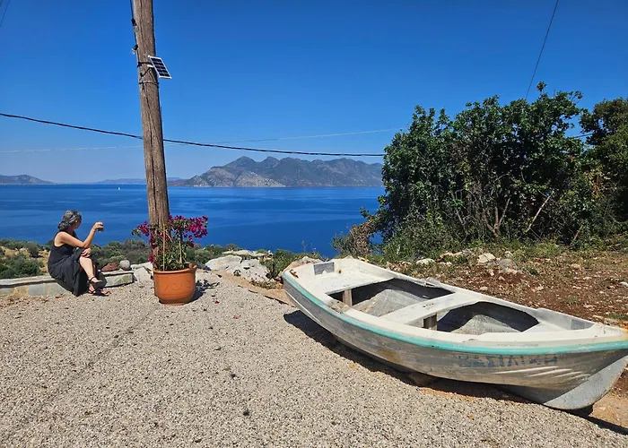 Nisida & Meditation Center - Adult Only 4* Ano Fanari