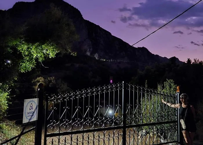 Nisida & Meditation Center - Adult Only Pensión 4*