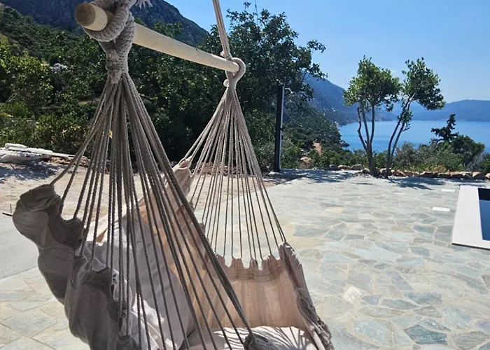 Nisida & Meditation Center - Adult Only