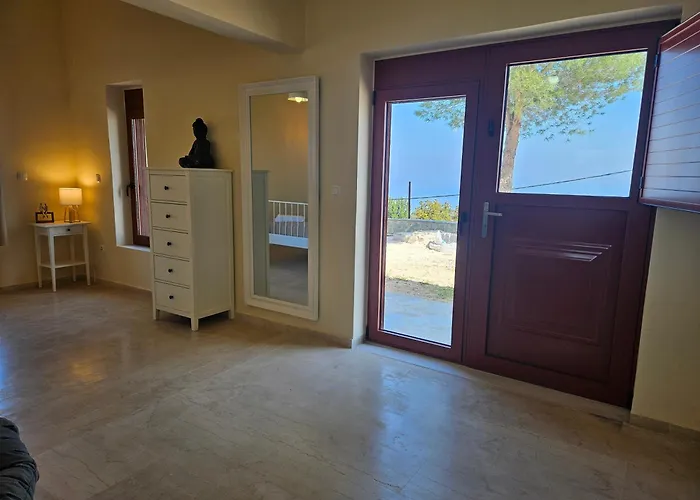 Nisida & Meditation Center - Adult Only 4* Ano Fanari