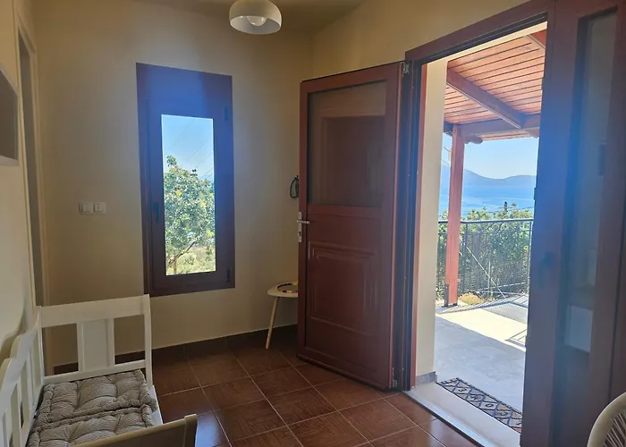 Pensión Nisida & Meditation Center - Adult Only 4*