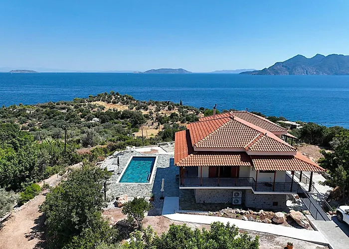 Nisida & Meditation Center - Adult Only