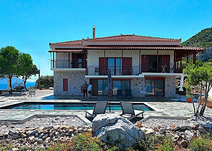 Nisida & Meditation Center - Adult Only