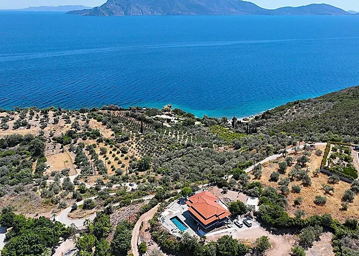 Nisida & Meditation Center - Adult Only 4* Ano Fanari