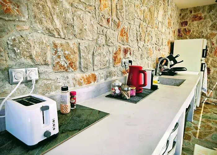 Pensión Nisida & Meditation Center - Adult Only 4*